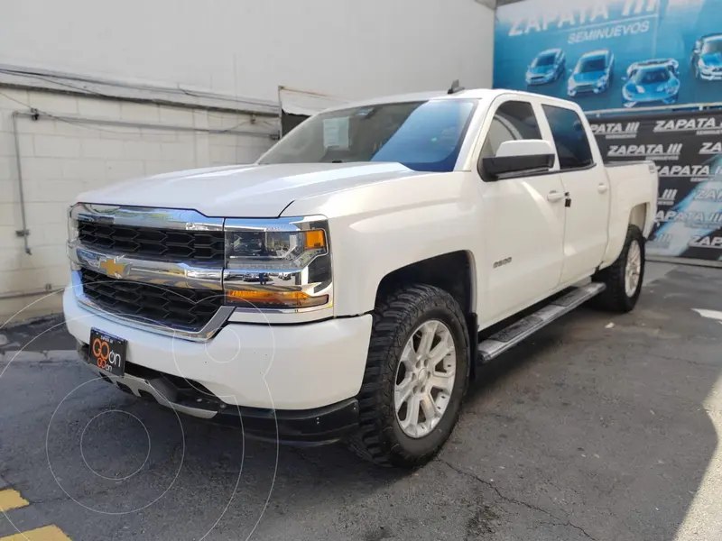 Foto Chevrolet Silverado 4x4 Doble Cabina LS On Star usado (2018) color Blanco precio $428,000