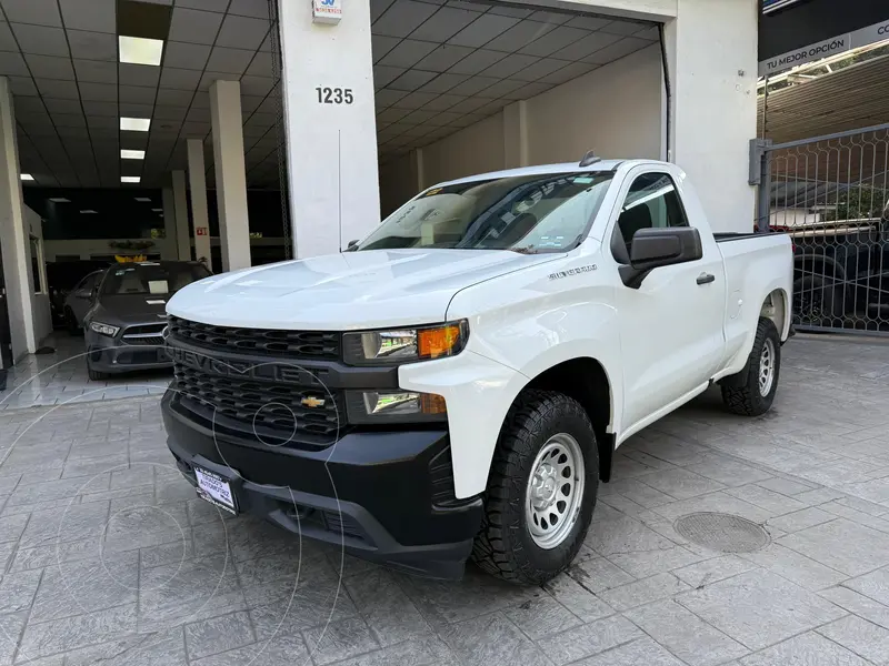 Foto Chevrolet Silverado Cabina Regular 4X2 usado (2022) color Blanco precio $549,900