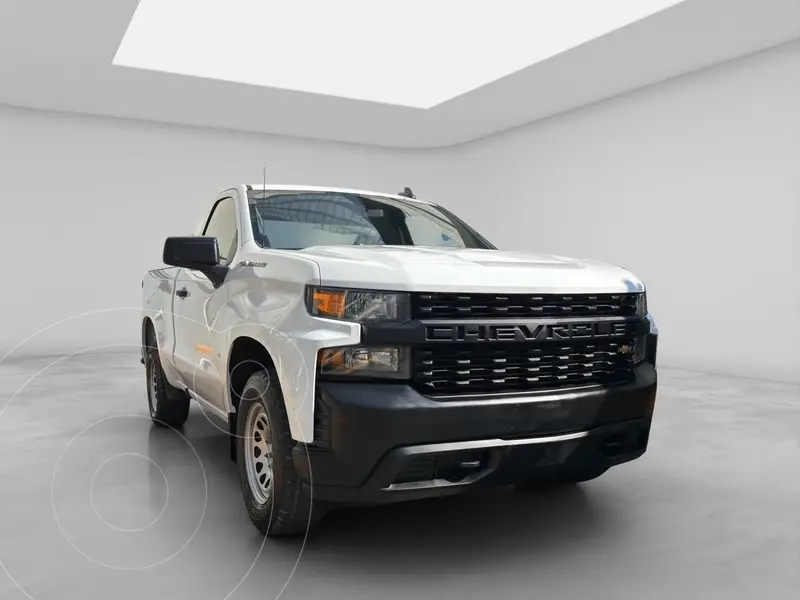 Foto Chevrolet Silverado Cabina Regular 4X2 usado (2020) color Blanco precio $350,000