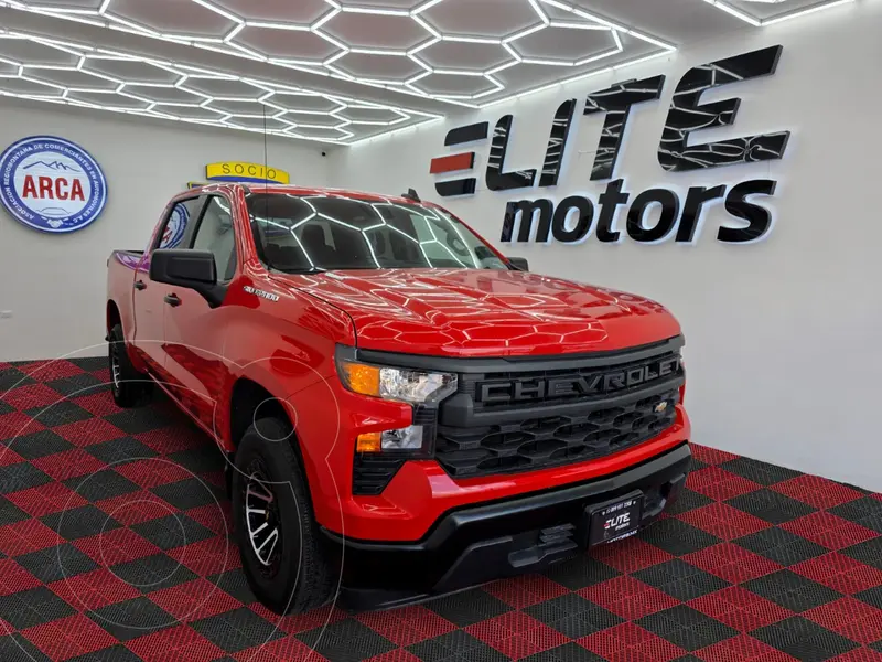 Foto Chevrolet Silverado Doble Cabina 4X4 usado (2024) color Rojo Lava precio $839,900