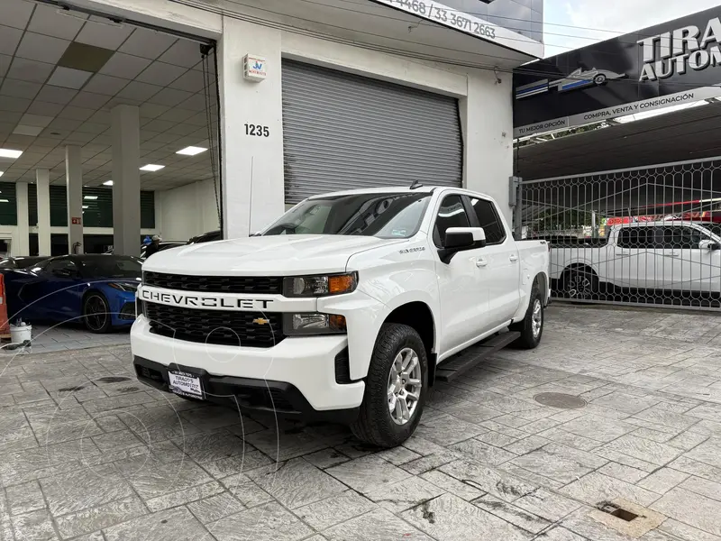 Foto Chevrolet Silverado Doble Cabina 4X4 usado (2021) color Blanco precio $649,900