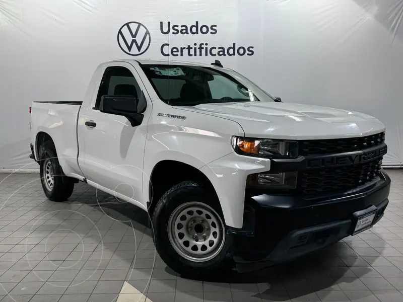 Foto Chevrolet Silverado Cabina Regular 4X2 usado (2020) color Blanco financiado en mensualidades(enganche $119,873 mensualidades desde $10,929)