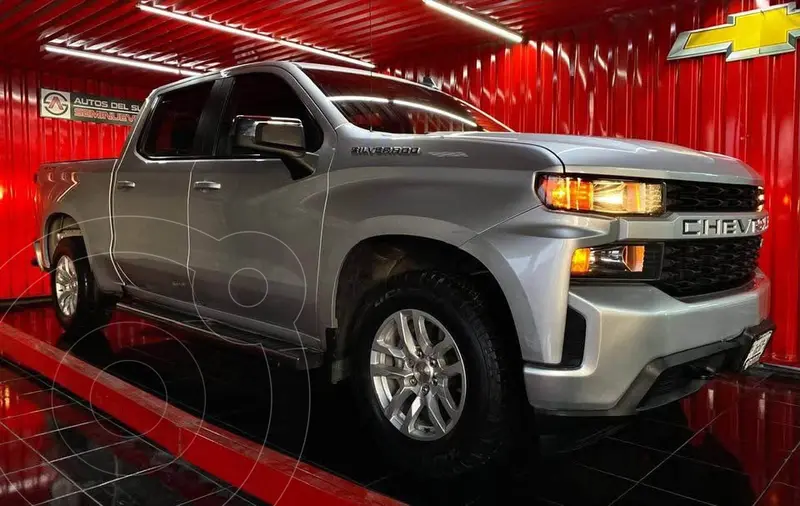 Foto Chevrolet Silverado Doble Cabina 4X4 usado (2019) color Plata Brillante precio $679,000