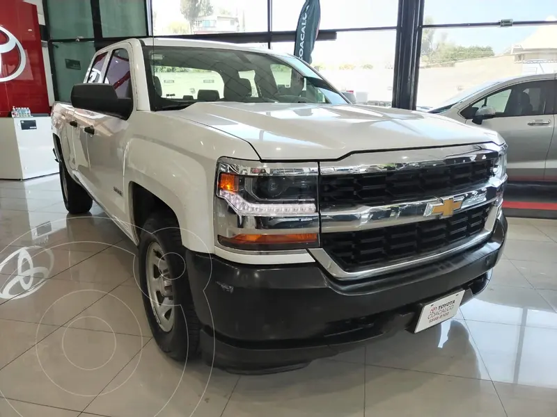 Foto Chevrolet Silverado 4x2 Doble Cabina LS usado (2016) color Blanco precio $367,000