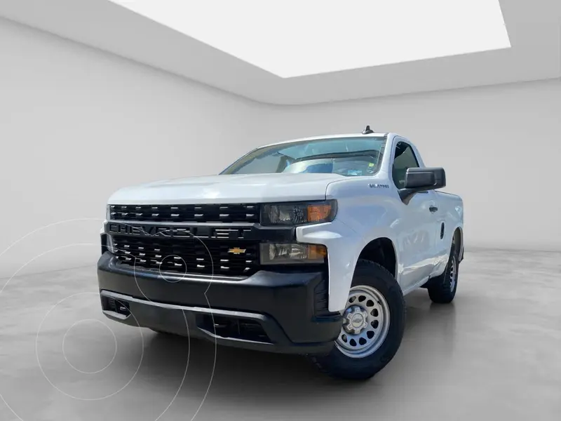 Foto Chevrolet Silverado Cabina Regular 4X2 usado (2020) color Blanco financiado en mensualidades(enganche $85,800 mensualidades desde $10,436)