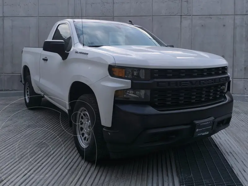 Foto Chevrolet Silverado Cabina Regular 4X2 usado (2020) color Blanco precio $510,000