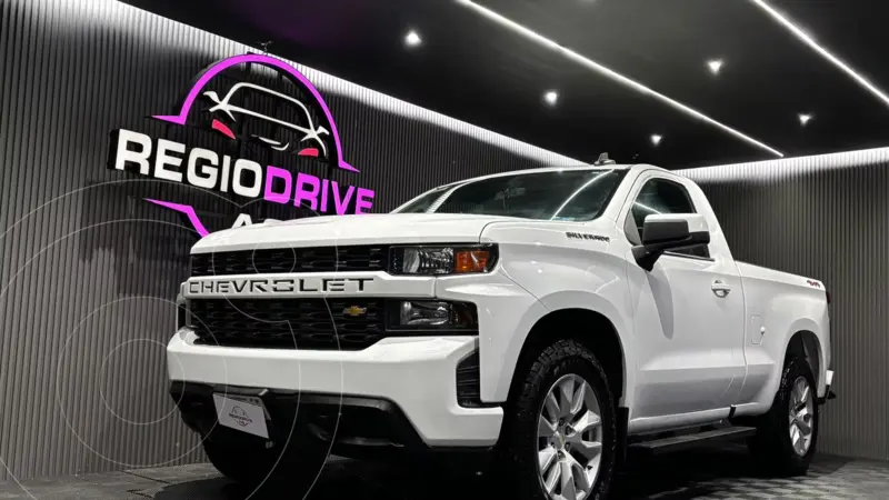 Foto Chevrolet Silverado Cabina Regular 4X4 usado (2019) color Blanco precio $509,900