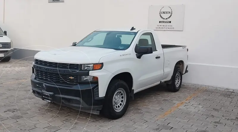 Foto Chevrolet Silverado Cabina Regular 4X2 usado (2020) color Blanco precio $510,270