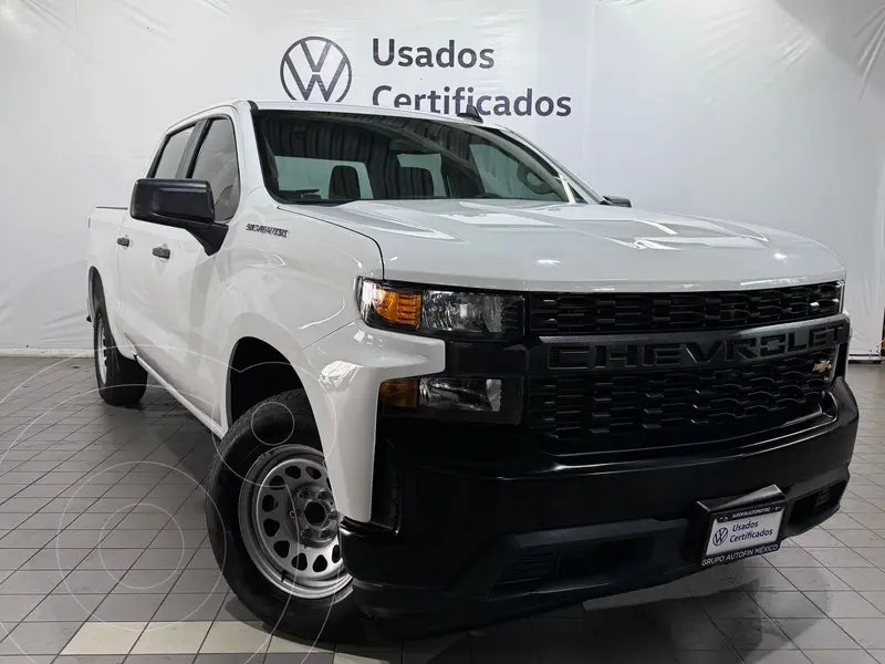 Foto Chevrolet Silverado Doble Cabina 4X2 usado (2020) color Blanco financiado en mensualidades(enganche $126,712 mensualidades desde $11,553)