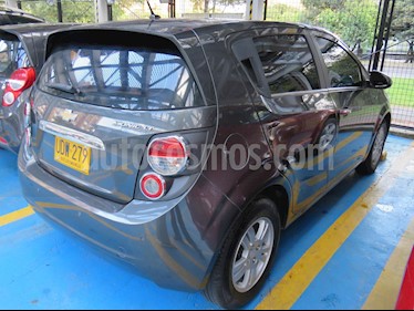 foto Chevrolet Sonic Hatchback 1.6 LT usado (2015) color Gris Urbano precio $36.900