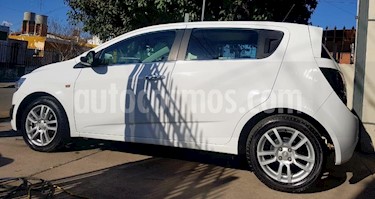 foto Chevrolet Sonic Sedán LTZ usado (2015) color Blanco precio $430.000