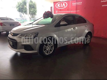 foto Chevrolet Sonic LT usado (2017) color Plata precio $179,000