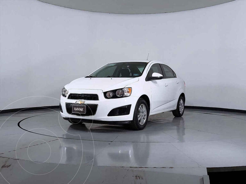 Foto Chevrolet Sonic LT usado (2014) color Blanco precio $152,999