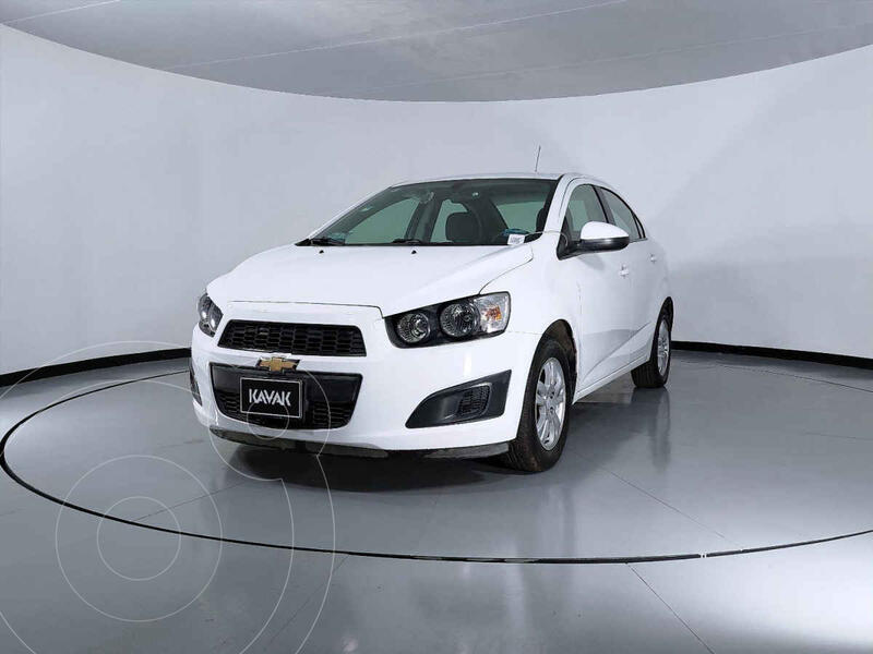 Foto Chevrolet Sonic LT usado (2016) color Blanco precio $170,999