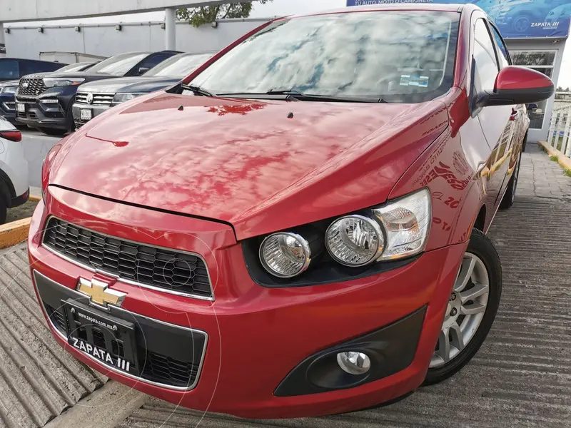 Foto Chevrolet Sonic LT usado (2016) color Rojo precio $125,000