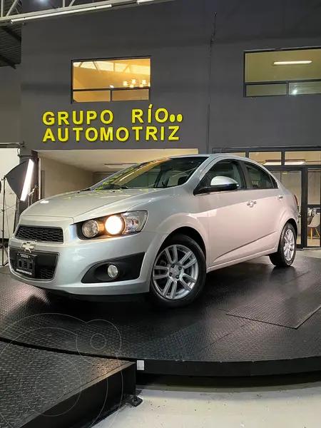 Foto Chevrolet Sonic LTZ Aut usado (2016) color plateado precio $139,000