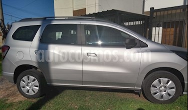 Foto venta Auto usado Chevrolet Spin LT 1.8 5 Pas (2017) color Plata precio $390.000
