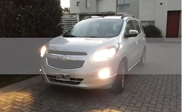 Chevrolet Spin LTZ 1.8 5 Pas usado (2015) color Gris precio $420.000