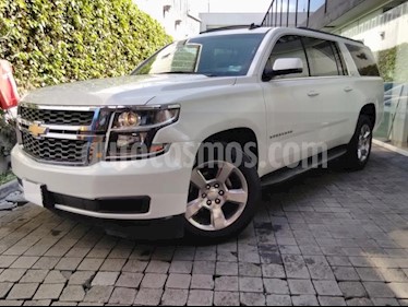 foto Chevrolet Suburban 5p LT V8/5.3 Aut Piel 2da/Cubo usado (2017) color Blanco precio $720,000