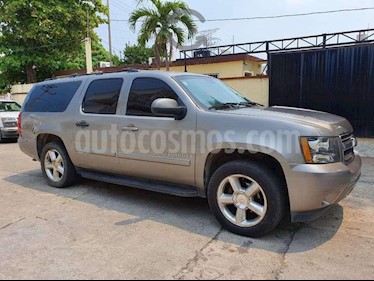Foto Chevrolet Suburban Custom 350 usado (2007) color Gris precio $200,000