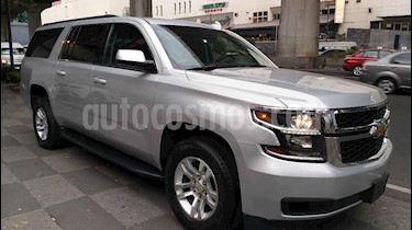 foto Chevrolet Suburban LS Tela usado (2018) color Plata precio $675,000