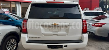 Foto venta Auto usado Chevrolet Suburban LT Piel (2016) color Blanco precio $599,000