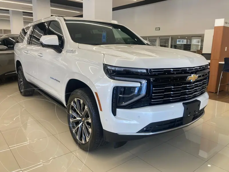 Foto Chevrolet Suburban High Country usado (2025) color Blanco precio $2,175,000