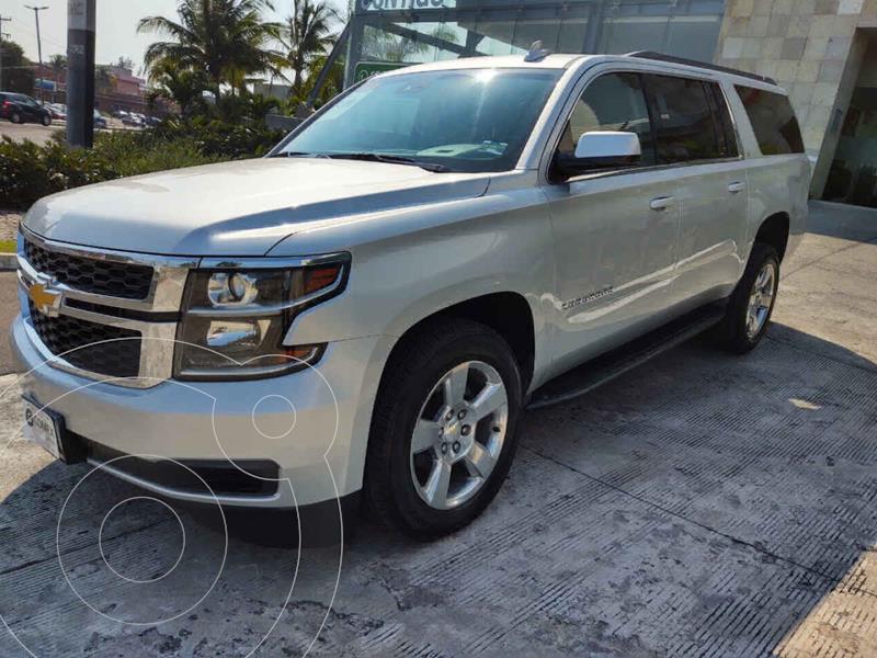 Foto Chevrolet Suburban LT Piel Cubo usado (2018) color Plata precio $725,000