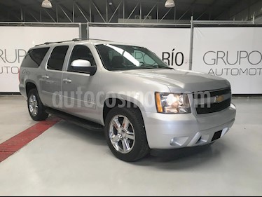 foto Chevrolet Suburban LT Piel 4x4 usado (2013) color Plata Brillante precio $310,000