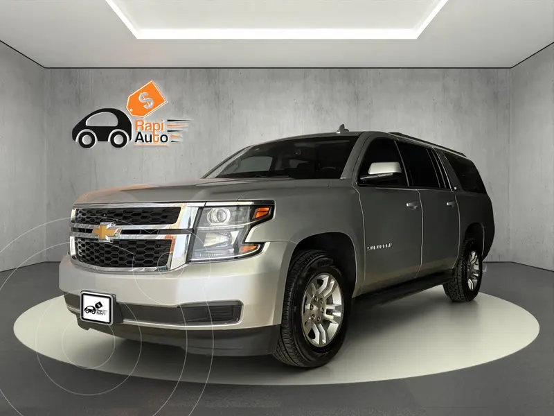 Foto Chevrolet Suburban LT Piel Cubo usado (2018) color Plata Brillante precio $786,400