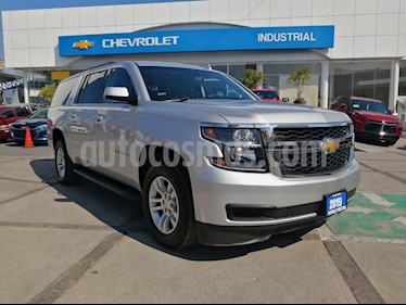 Chevrolet Suburban LT Piel Banca usado (2019) color Plata Brillante precio $849,000