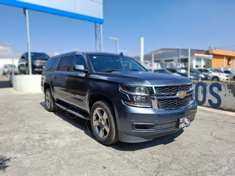 Foto Chevrolet Suburban LT Piel Cubo usado (2019) color Gris Oscuro precio $670,000