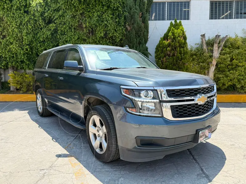 Foto Chevrolet Suburban LT Piel Cubo usado (2019) color Gris Oscuro precio $639,000