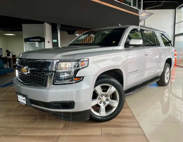 Chevrolet Suburban Premier Piel 4x4 usado (2019) color plateado precio $1,050,000