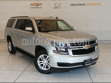 Foto Chevrolet Suburban Paq B usado (2015) color Plata precio $499,000