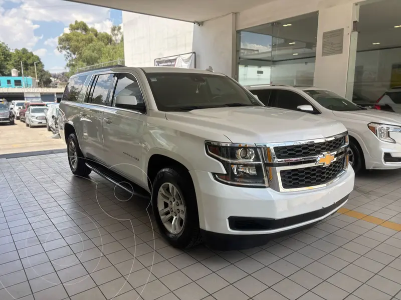 Foto Chevrolet Suburban LT Piel Cubo usado (2019) color Blanco precio $685,000