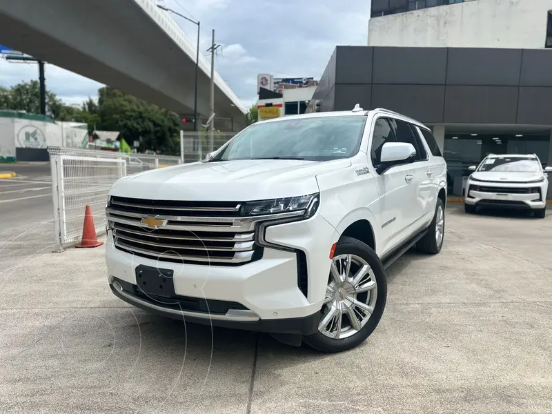 Foto Chevrolet Suburban High Country usado (2021) color Blanco financiado en mensualidades(enganche $264,000 mensualidades desde $29,638)