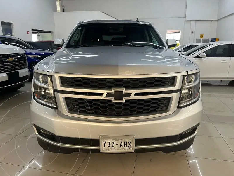 Foto Chevrolet Suburban LT Piel Banca usado (2016) color plateado precio $489,000