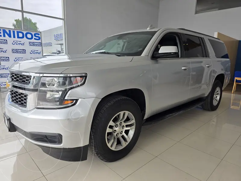 Foto Chevrolet Suburban LS Tela usado (2019) color Plata Brillante financiado en mensualidades(enganche $195,000 mensualidades desde $12,800)