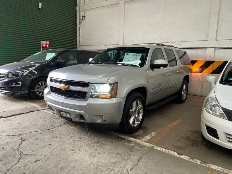 Foto Chevrolet Suburban LT usado (2014) color Plata precio $379,500