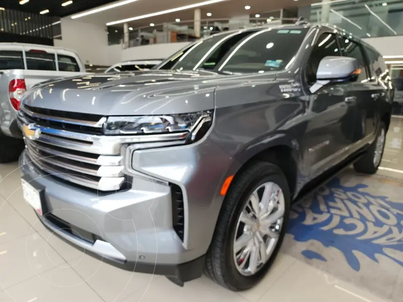 Foto Chevrolet Suburban High Country usado (2022) color Gris Oscuro financiado en mensualidades(enganche $278,279 mensualidades desde $28,061)