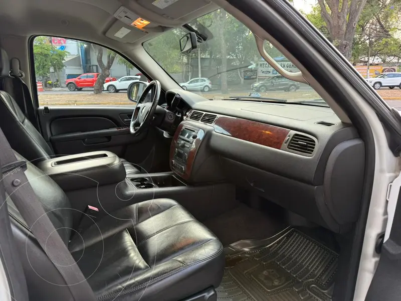 chevrolet suburban