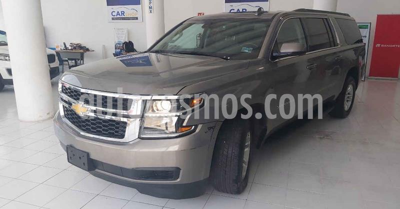 Chevrolet Suburban LT Piel Banca usado (2019) color Gris precio $704,900