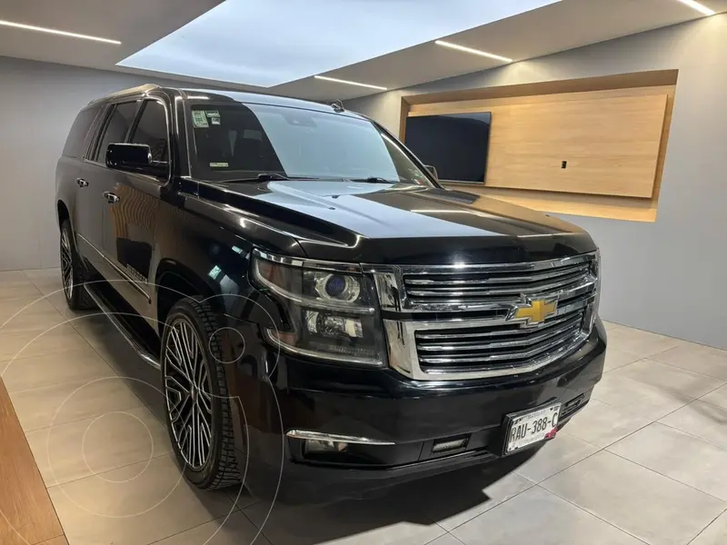 Foto Chevrolet Suburban LTZ 4x4 usado (2015) color Negro precio $515,000