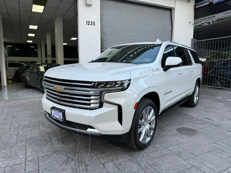 Foto Chevrolet Suburban High Country usado (2022) color Blanco precio $1,179,000