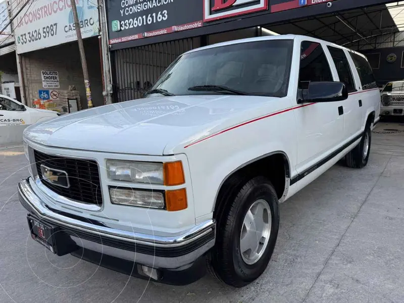 Foto Chevrolet Suburban LT Tela usado (1998) color Blanco precio $289,900