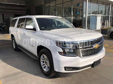 Chevrolet Suburban LS Tela usado (2015) color Blanco precio $465,000