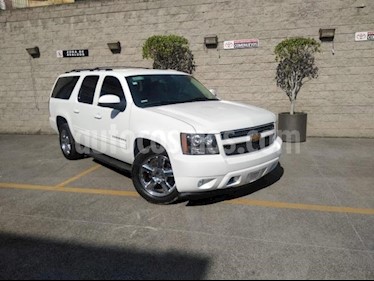 foto Chevrolet Suburban 5P LT 5.3L TA PIEL DVD RA-20 usado (2013) color Blanco precio $254,000