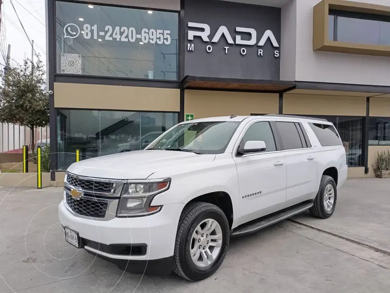 Foto Chevrolet Suburban LT Piel Cubo usado (2015) color Blanco precio $340,000