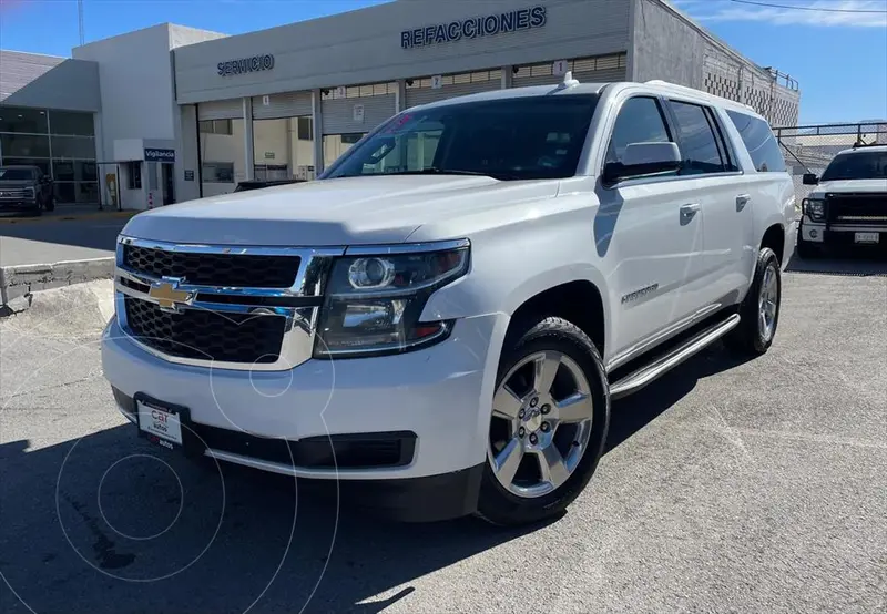 Foto Chevrolet Suburban LT Piel Cubo usado (2019) color Blanco precio $680,000